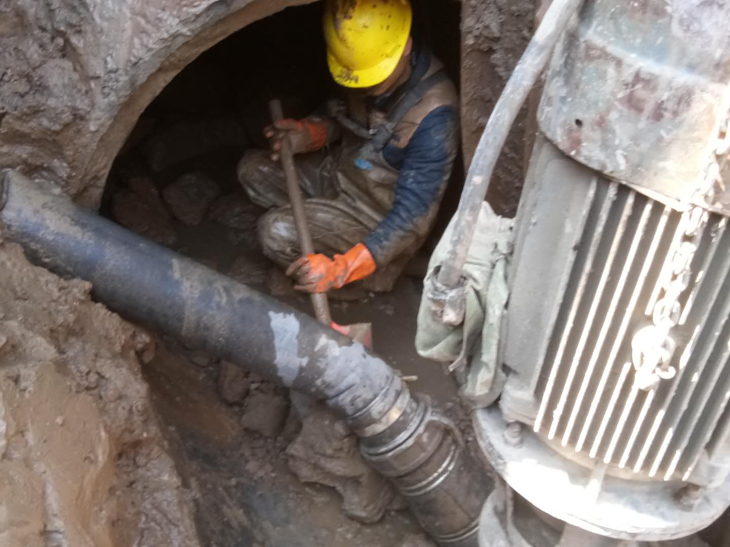 高石碑镇管道清淤