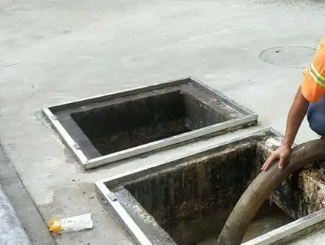 高石碑镇化粪池清理