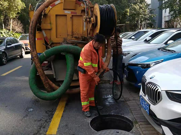 高石碑镇排污管道清淤